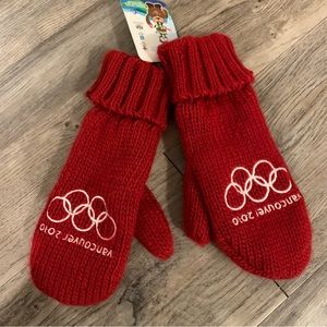 New 2010 Vancouver Olympics Red Mittens HBC Bay Youth one Size OS